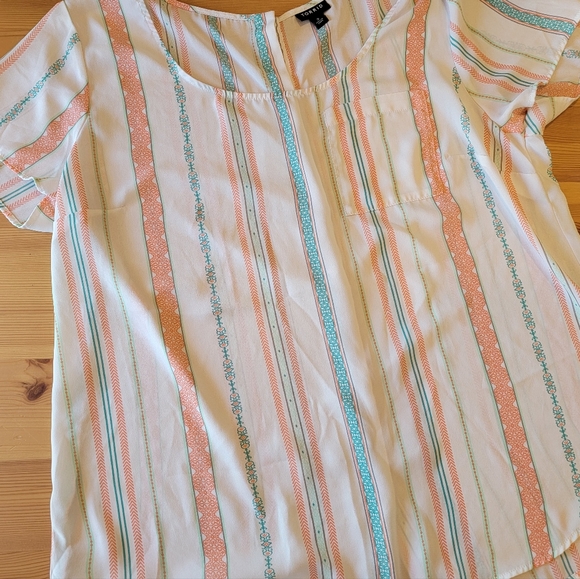Torrid Chiffon Blouse with Pocket ~ 2X - Picture 2 of 7